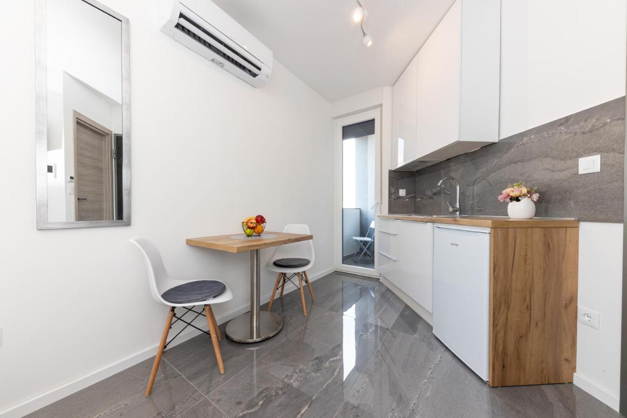 New Studio For 2, Free Private Garage Spot, Wi-Fi, 200 M From Mall Of Split Exteriör bild