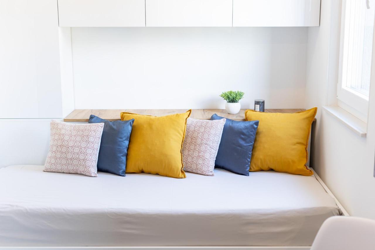 New Studio For 2, Free Private Garage Spot, Wi-Fi, 200 M From Mall Of Split Exteriör bild