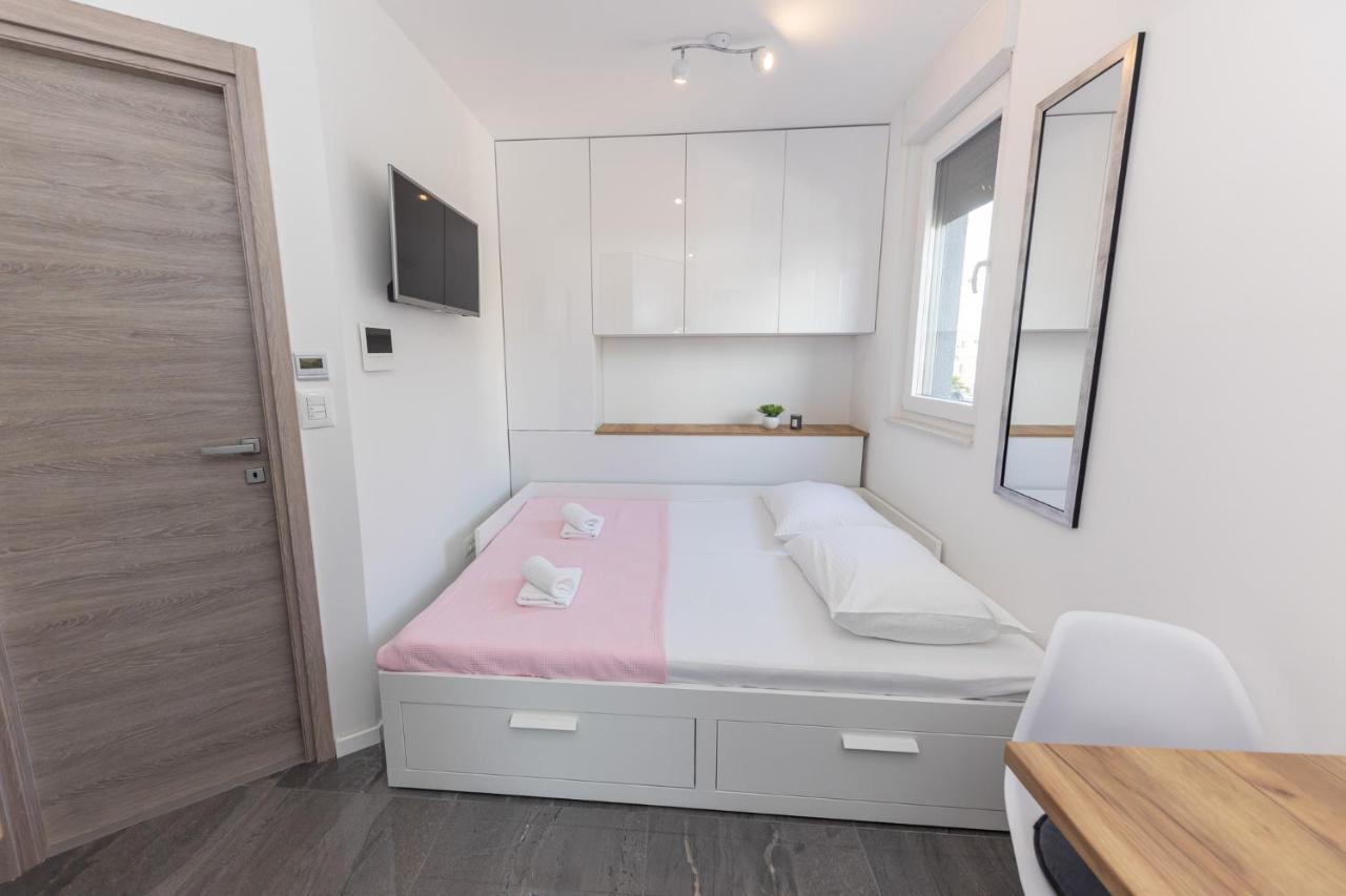 New Studio For 2, Free Private Garage Spot, Wi-Fi, 200 M From Mall Of Split Exteriör bild